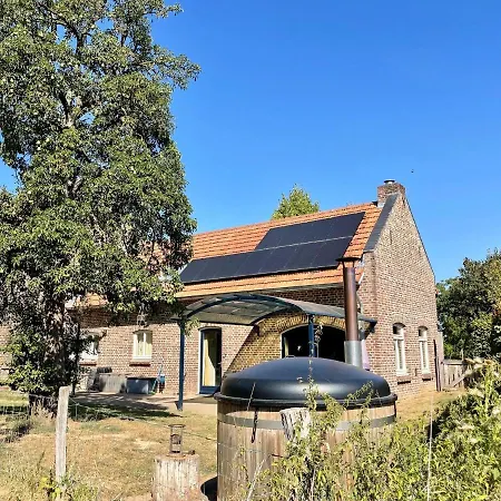 Coachman S House With Hot Tub Sint Odilienberg
