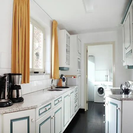 Prázdninový dům Coachman's House Near Roermond With Garden Sint Odiliënberg