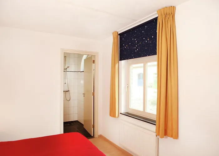 Casa de Férias Coachman's House Near Roermond With Garden