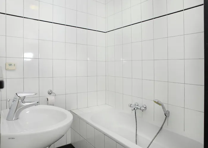 Coachman's House Near Roermond With Garden Casa de Férias *