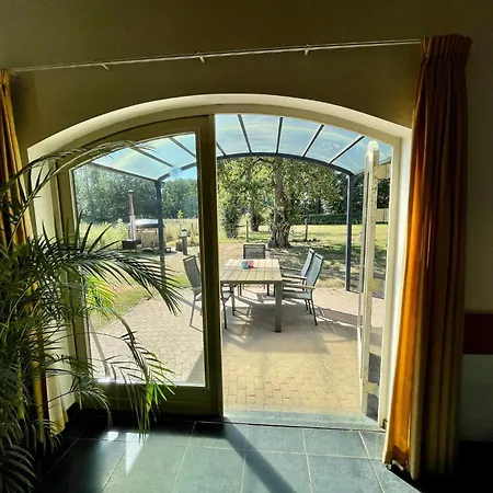 Coachman's House Near Roermond With Garden Дом отдыха Sint Odilienberg