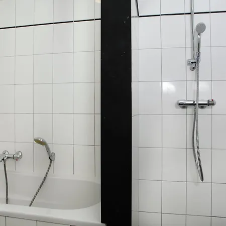 Coachman's House Near Roermond With Garden Дом отдыха